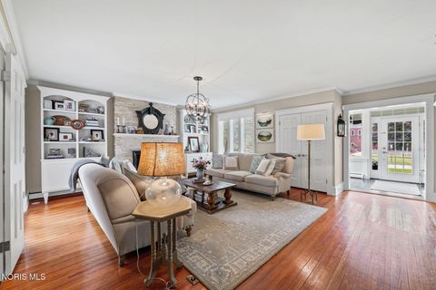 Tiny photo for 209 W 2nd Street, Perrysburg, OH 43551 (MLS # 10010450)