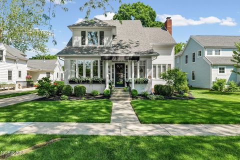 Photo of 209 W 2nd Street, Perrysburg, OH 43551 (MLS # 10010450)