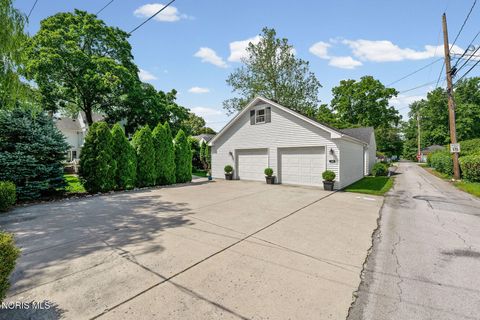 Tiny photo for 209 W 2nd Street, Perrysburg, OH 43551 (MLS # 10010450)