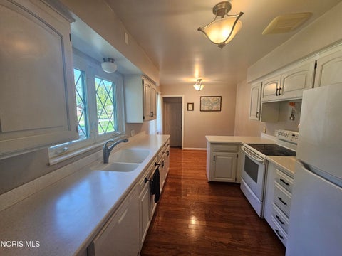 Tiny photo for 2751 Hemlock Drive, Toledo, OH 43614 (MLS # 10014470)