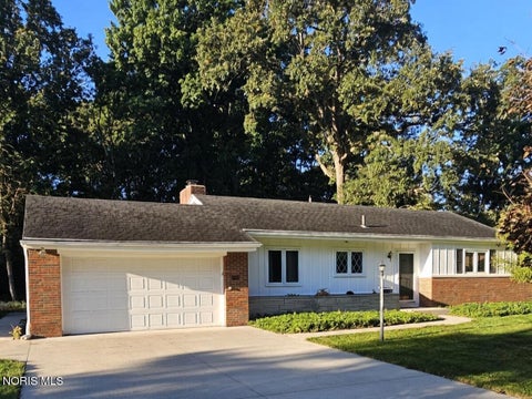 Photo of 2751 Hemlock Drive, Toledo, OH 43614 (MLS # 10014470)