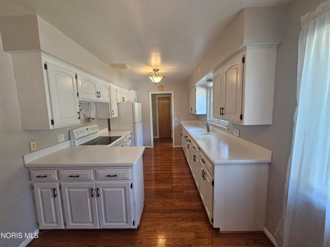 Tiny photo for 2751 Hemlock Drive, Toledo, OH 43614 (MLS # 10014470)