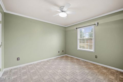 Tiny photo for 6708 Buck Creek Dr Dr, Maumee, OH 43537 (MLS # 10004860)