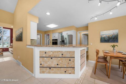 Tiny photo for 6708 Buck Creek Dr Dr, Maumee, OH 43537 (MLS # 10004860)