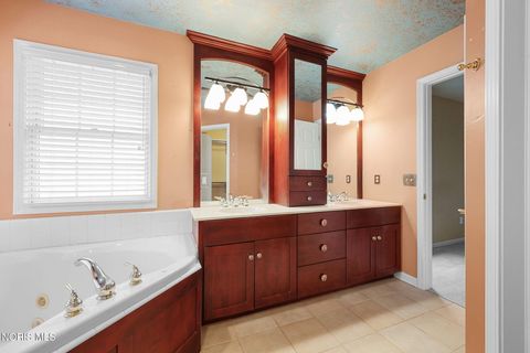 Tiny photo for 6708 Buck Creek Dr Dr, Maumee, OH 43537 (MLS # 10004860)