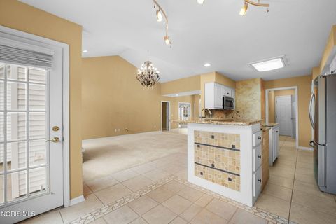 Tiny photo for 6708 Buck Creek Dr Dr, Maumee, OH 43537 (MLS # 10004860)