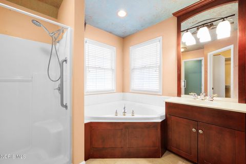 Tiny photo for 6708 Buck Creek Dr Dr, Maumee, OH 43537 (MLS # 10004860)