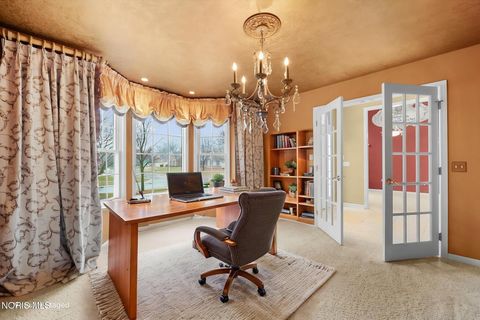 Tiny photo for 6708 Buck Creek Dr Dr, Maumee, OH 43537 (MLS # 10004860)