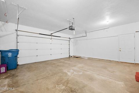 Tiny photo for 6708 Buck Creek Dr Dr, Maumee, OH 43537 (MLS # 10004860)