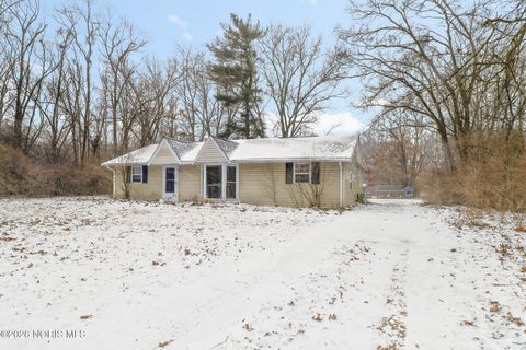 Photo of 411 N Mccord Road, Toledo, OH 43615 (MLS # 10002793)