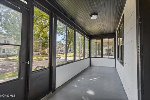 Tiny photo for 816 Geneva Avenue, Toledo, OH 43609 (MLS # 10010228)
