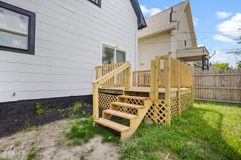 Tiny photo for 816 Geneva Avenue, Toledo, OH 43609 (MLS # 10010228)