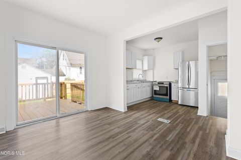 Tiny photo for 816 Geneva Avenue, Toledo, OH 43609 (MLS # 10010228)