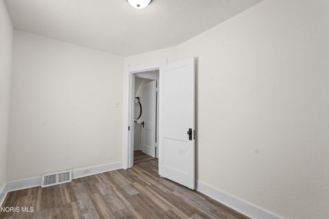 Tiny photo for 816 Geneva Avenue, Toledo, OH 43609 (MLS # 10010228)