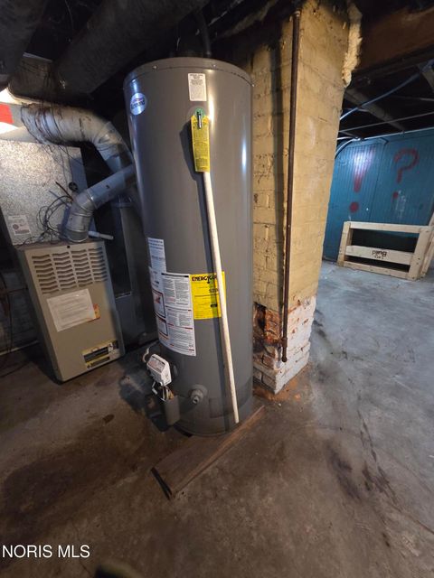 Tiny photo for 222 S Detroit Avenue, Toledo, OH 43609 (MLS # 10007944)