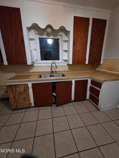 Tiny photo for 222 S Detroit Avenue, Toledo, OH 43609 (MLS # 10007944)