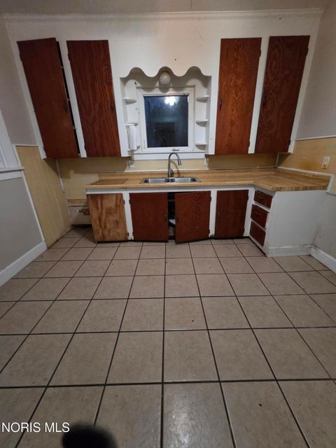 Tiny photo for 222 S Detroit Avenue, Toledo, OH 43609 (MLS # 10007944)