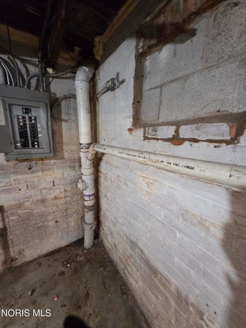 Tiny photo for 222 S Detroit Avenue, Toledo, OH 43609 (MLS # 10007944)