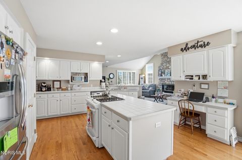 Tiny photo for 1912 Hamilton Drive, Perrysburg, OH 43551 (MLS # 10006214)