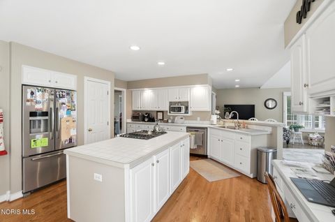 Tiny photo for 1912 Hamilton Drive, Perrysburg, OH 43551 (MLS # 10006214)