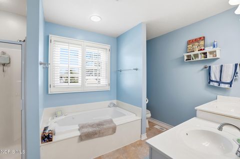 Tiny photo for 1912 Hamilton Drive, Perrysburg, OH 43551 (MLS # 10006214)