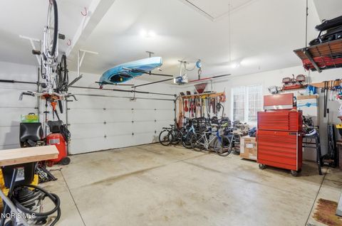 Tiny photo for 1912 Hamilton Drive, Perrysburg, OH 43551 (MLS # 10006214)