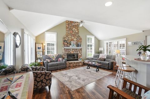 Tiny photo for 1912 Hamilton Drive, Perrysburg, OH 43551 (MLS # 10006214)