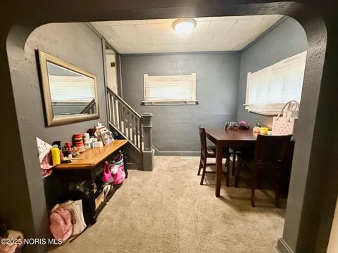 Tiny photo for 1321 Gordon Street, Toledo, OH 43609 (MLS # 10000774)