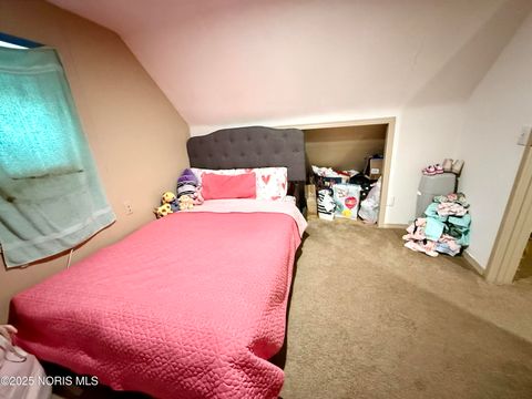 Tiny photo for 1321 Gordon Street, Toledo, OH 43609 (MLS # 10000774)