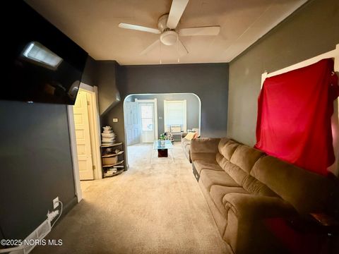 Tiny photo for 1321 Gordon Street, Toledo, OH 43609 (MLS # 10000774)