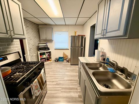 Tiny photo for 1321 Gordon Street, Toledo, OH 43609 (MLS # 10000774)