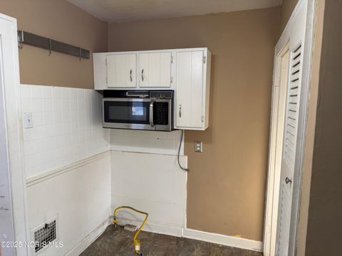 Tiny photo for 319 W Capistrano Avenue, Toledo, OH 43612 (MLS # 10002559)