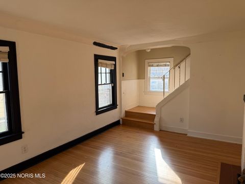 Tiny photo for 319 W Capistrano Avenue, Toledo, OH 43612 (MLS # 10002559)