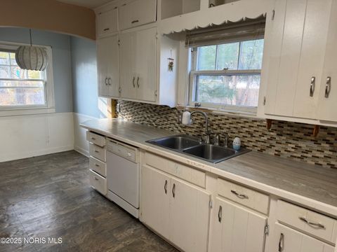 Tiny photo for 319 W Capistrano Avenue, Toledo, OH 43612 (MLS # 10002559)