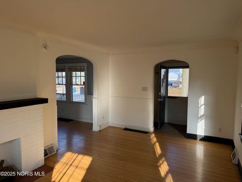 Tiny photo for 319 W Capistrano Avenue, Toledo, OH 43612 (MLS # 10002559)