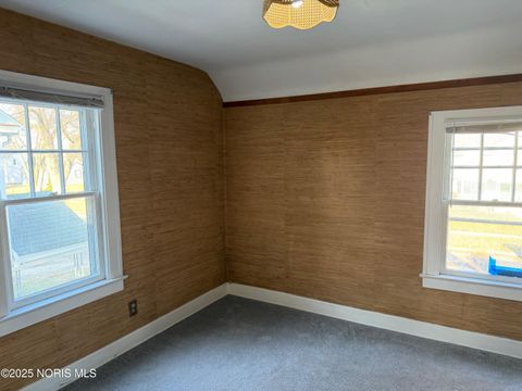 Tiny photo for 319 W Capistrano Avenue, Toledo, OH 43612 (MLS # 10002559)