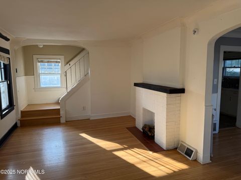 Tiny photo for 319 W Capistrano Avenue, Toledo, OH 43612 (MLS # 10002559)