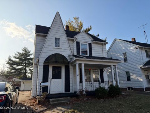 Photo of 319 W Capistrano Avenue, Toledo, OH 43612 (MLS # 10002559)