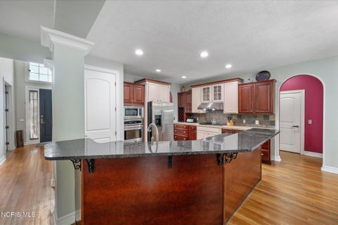 Tiny photo for 25176 Rocky Harbour Drive, Perrysburg, OH 43551 (MLS # 10010157)