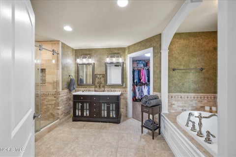 Tiny photo for 25176 Rocky Harbour Drive, Perrysburg, OH 43551 (MLS # 10010157)