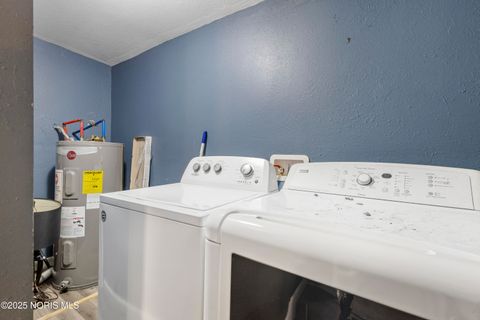 Tiny photo for 4112 Peak Avenue, Toledo, OH 43612 (MLS # 10001939)