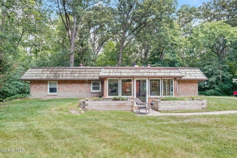 Tiny photo for 4691 Hanley Road, Millbury, OH 43447 (MLS # 10010353)