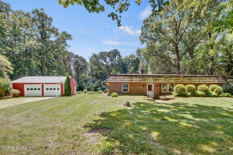 Photo of 4691 Hanley Road, Millbury, OH 43447 (MLS # 10010353)