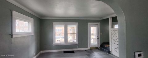 Tiny photo for 2536 N Erie Street, Toledo, OH 43611 (MLS # 10003364)