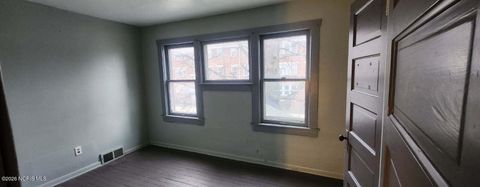 Tiny photo for 2536 N Erie Street, Toledo, OH 43611 (MLS # 10003364)