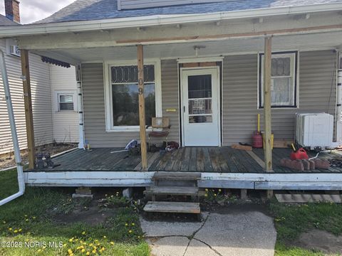 Photo of 709 Wayne Avenue, Defiance, OH 43512 (MLS # 10000524) Photo of 709 Wayne Avenue, Defiance, OH 43512 (MLS # 10000524)