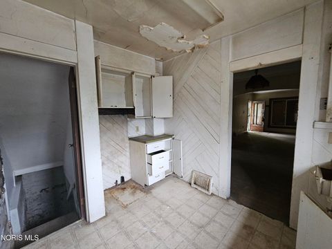 Tiny photo for 901 Toronto Avenue, Toledo, OH 43609 (MLS # 10008302)