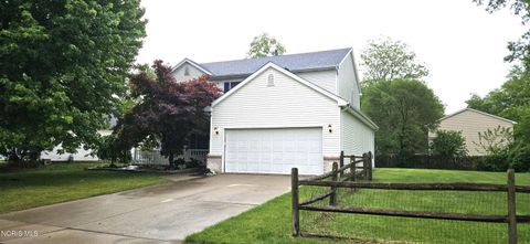 Photo of 4116 Meadow Green Drive, Sylvania, OH 43560 (MLS # 10007936)