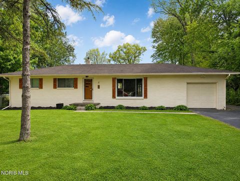 Photo of 4915 Swanbrook Court, Toledo, OH 43614 (MLS # 10007520)