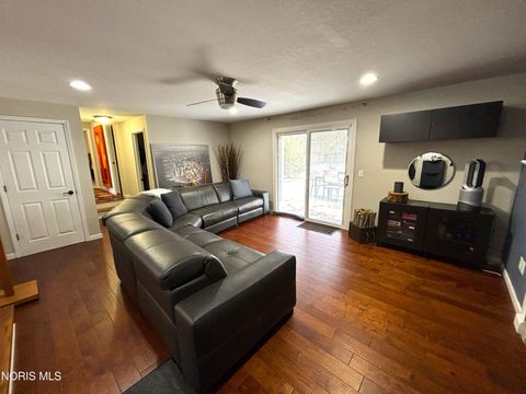 Tiny photo for 5526 Woodridge Drive, Toledo, OH 43623 (MLS # 10004510)